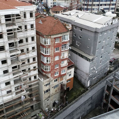 Bu da gerçek! Üst üste iki bina gibi...