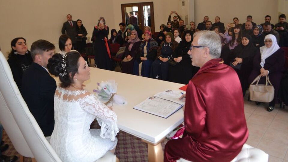 Nikah dairelerinde 14 Şubat yoğunluğu