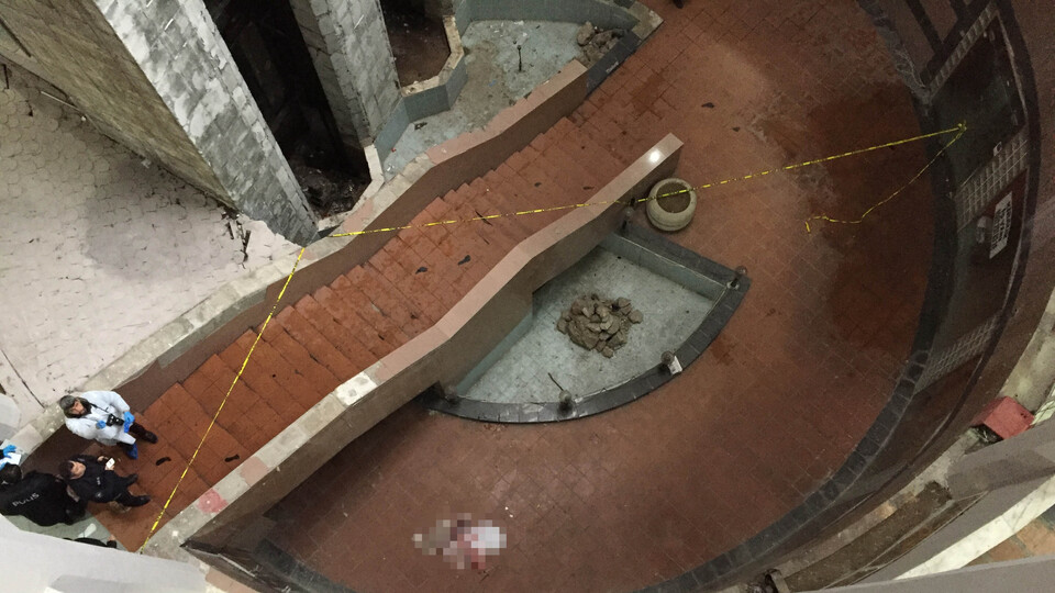 Çalıştığı iş merkezinde intihar etti