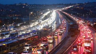 Yılda 6.5 günümüzü çalıyor, pik saat tam bir çile