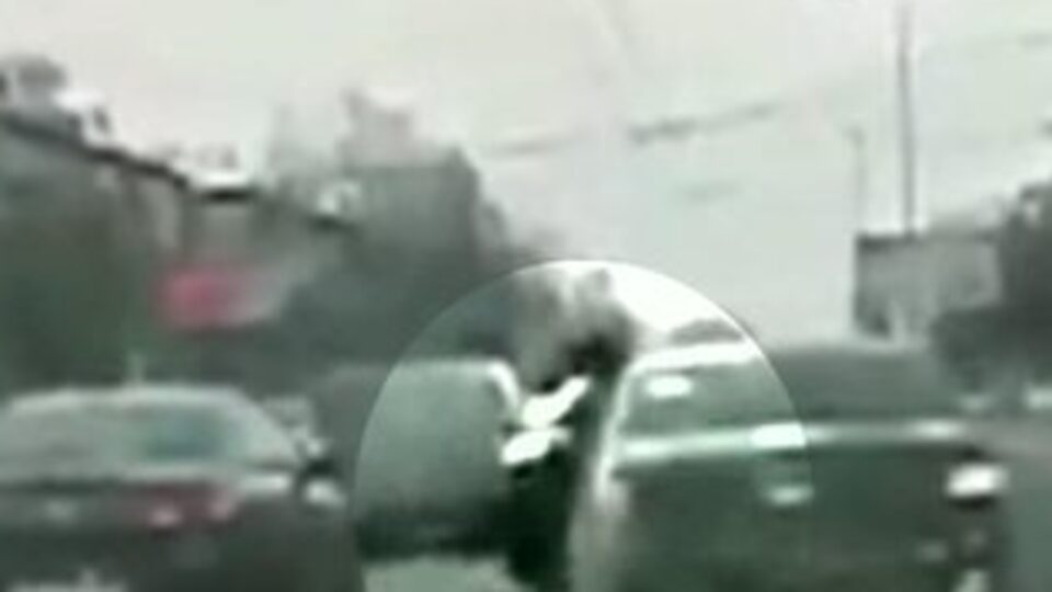 Ne yaptıysa trafik polisinden kaçamadı