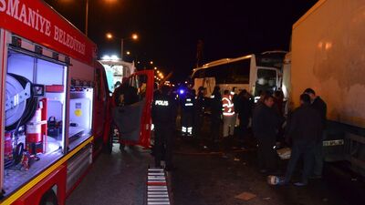 Osmaniye'de yolcu otobüsü TIR ile çarpıştı