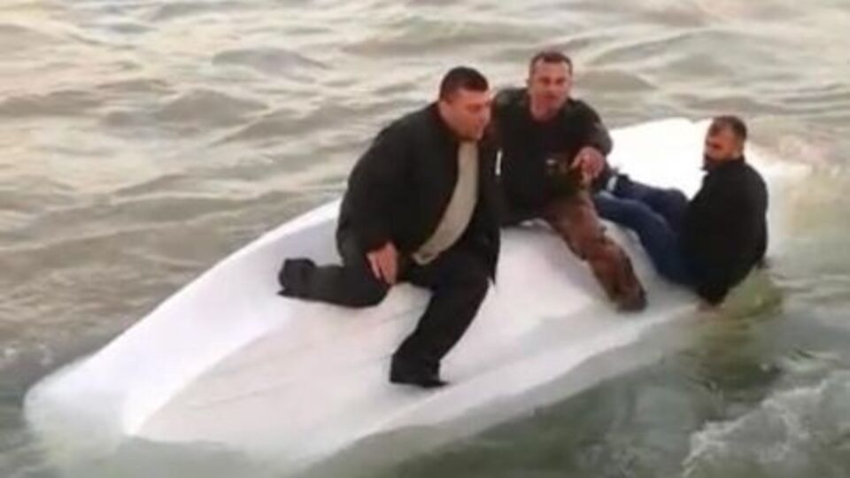 Balıkçılar onları bu halde buldu!