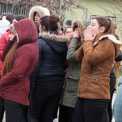 O çelik yelekle götürülürken, arkadaşları gözyaşlarına boğuldu