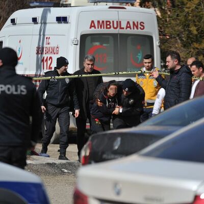 Çocuğun gözü önünde! Önce eşini sonra kendini!