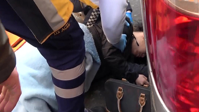 Sokak ortasında sevgiliye bayıltan dayak!