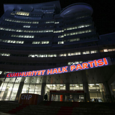 12 üyeden 'olağanüstü' çağrı