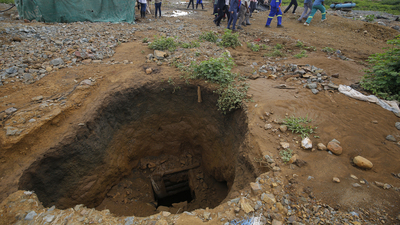 Zimbabve'de madenciler ölüme terk edildi!