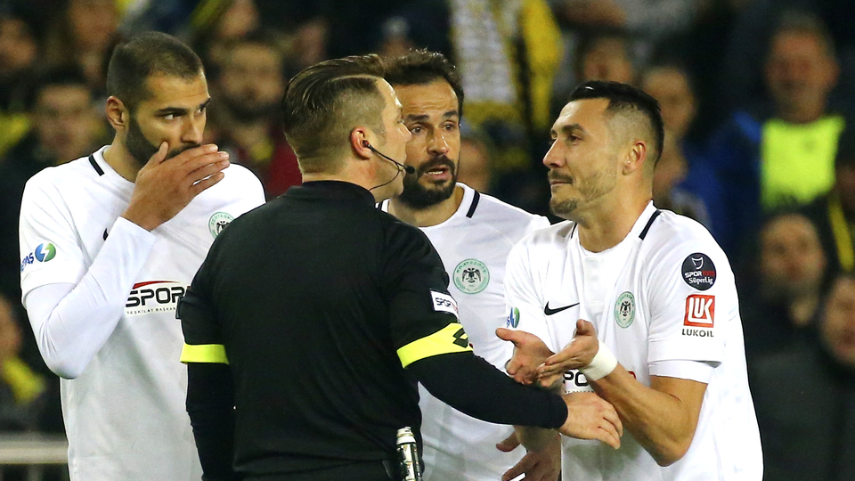 Ali Turan'dan VAR yorumu: "İlla yere mi atlayalım?"