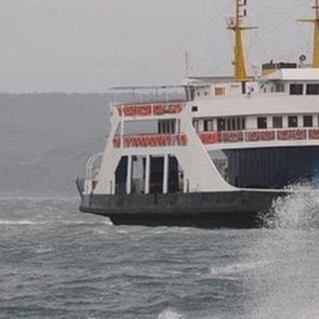 Kuzey Ege'de deniz ulaşımına fırtına engeli