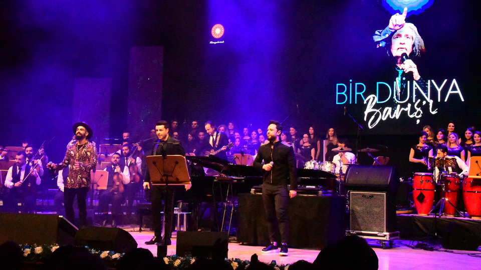 'Bir Dünya Barış'ına yoğun ilgi