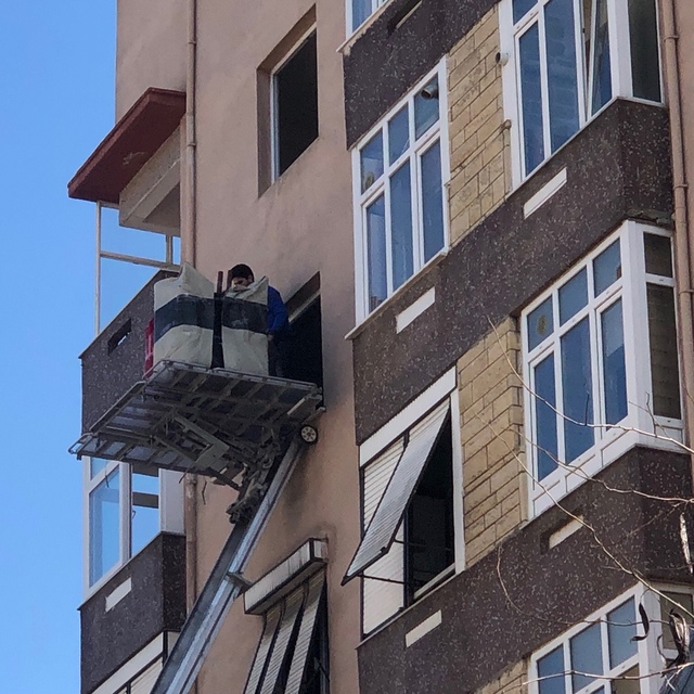 Kartal'da riskli binaların tahliyesi sürüyor
