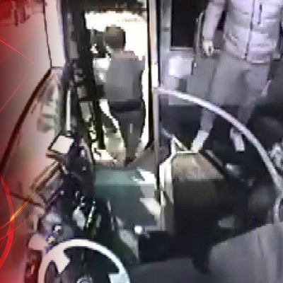 Otobüste genç kızı taciz etti! Tacizciyi dövüp karakola götürdüler!