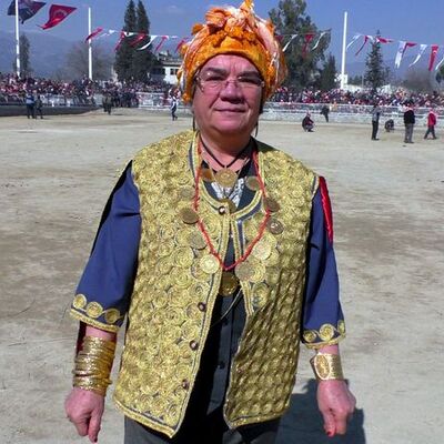 Hanımağa herkesi şaşırttı! Üzerinde servetle gezdi!
