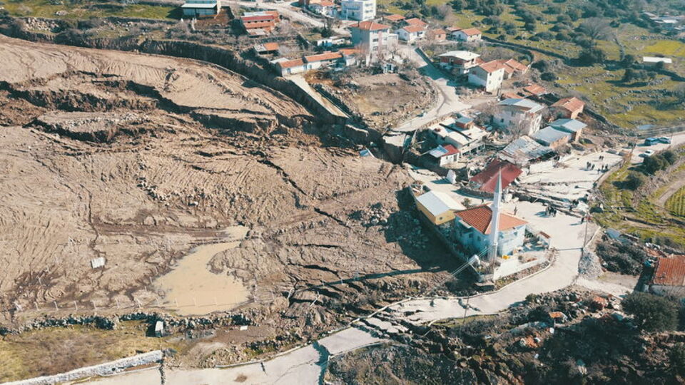 İzmir'de heyelan olan Eğridere'de 27 ev boşaltıldı