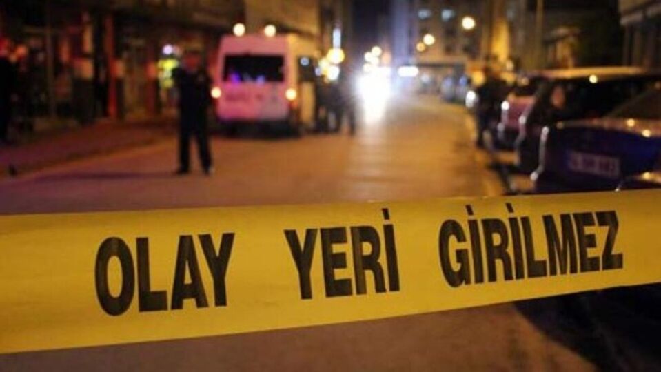 İş makinesi ile kamyon arasına sıkışan işçi hayatını kaybetti