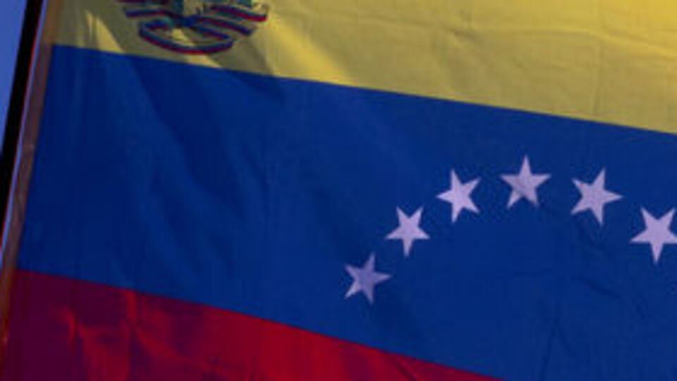 Karnavalda sahne çöktü: 34 yaralı