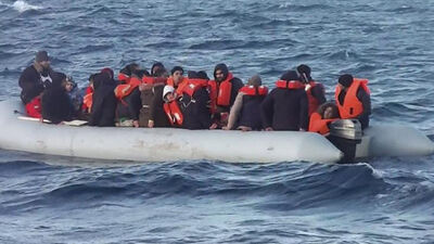 Ayvalık'ta 59 göçmen yakalandı