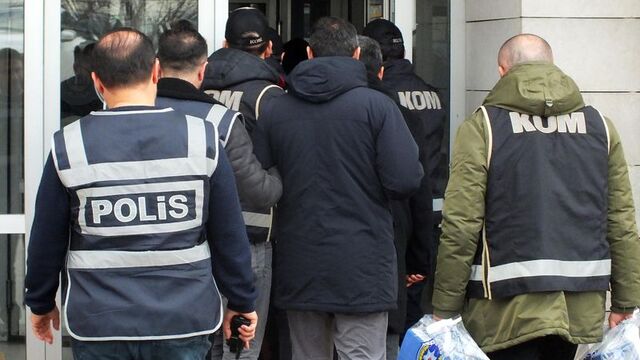İzmir'de büyük FETÖ operasyonu! 176 gözaltı kararı!