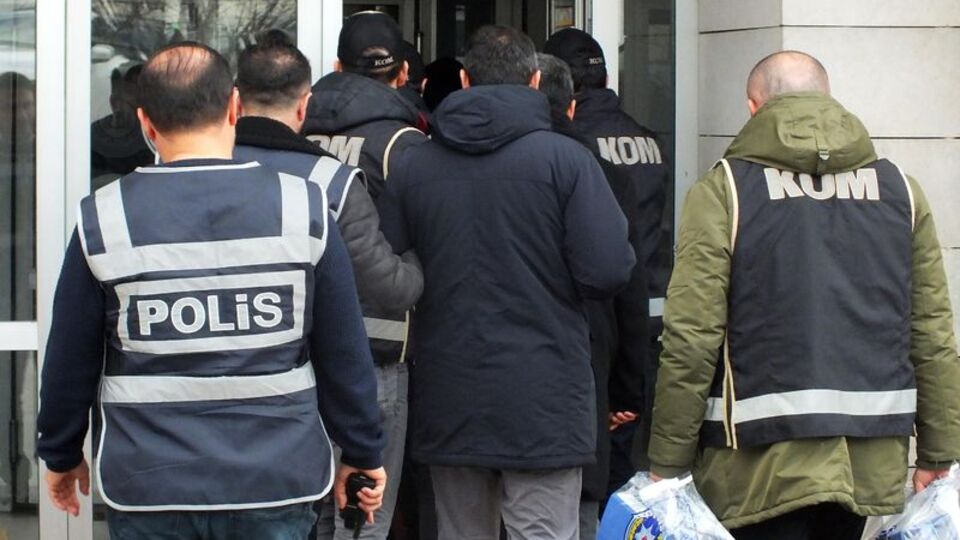 İzmir'de büyük FETÖ operasyonu! 176 gözaltı kararı!