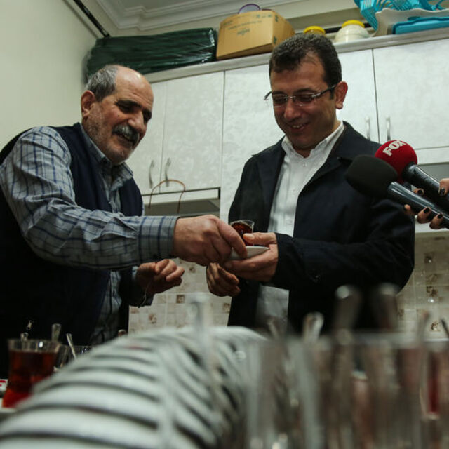 İmamoğlu'ndan Esenler'de esnaf ziyareti