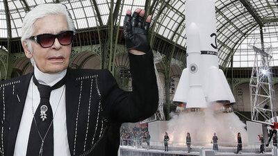Tarihe iz bırakan Karl Lagerfeld defileleri!