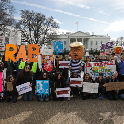Trump'a "ulusal acil durum" protestosu... 16 eyaletten dava