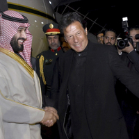 Muhammed bin Selman'a Pakistan'da 'altın kaplamalı' hediye!