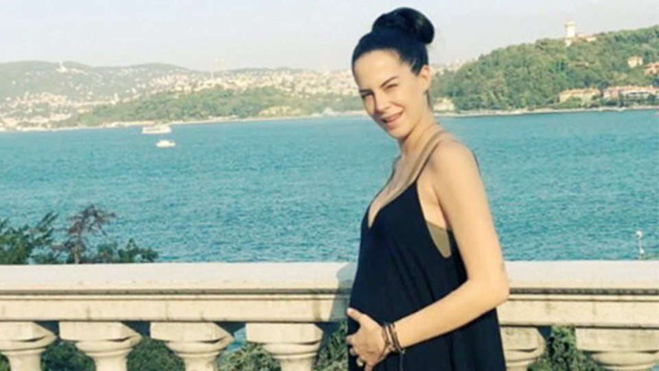 Ünlü spiker anne oldu