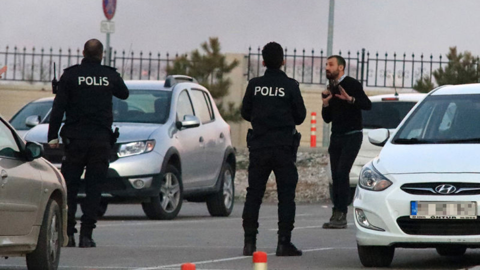 Eski ortak dehşeti! İki kişiyi vurdu kaçamayacağını anlayınca...