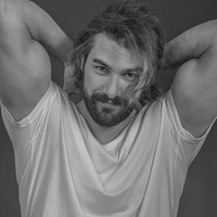 Can Yaman'ı mı taklit ediyor?