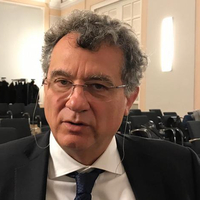 Simone Kaslowski kimdir?