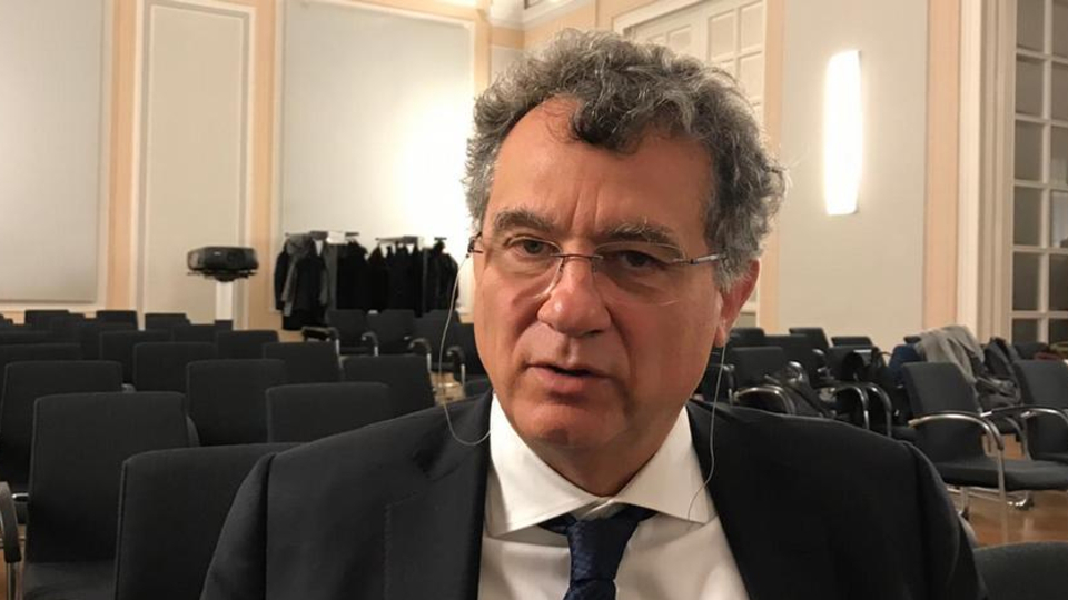 Simone Kaslowski kimdir?