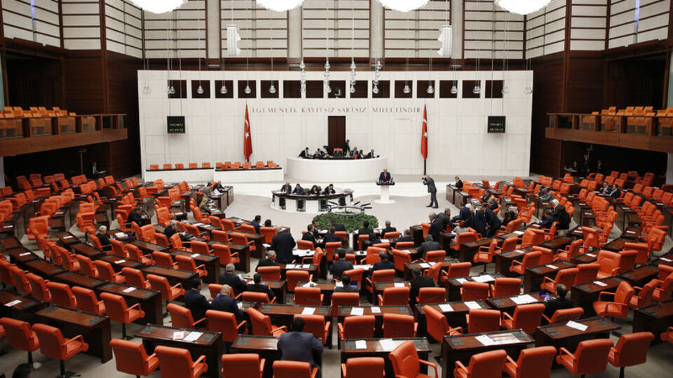 Listeler gönderildi! 18 vekil aday oldu!