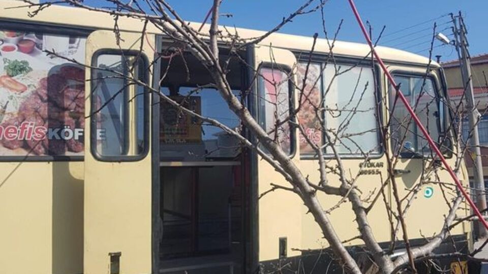 Köfteci görünümlü minibüs! Bakın içerisinde neler dönüyor!