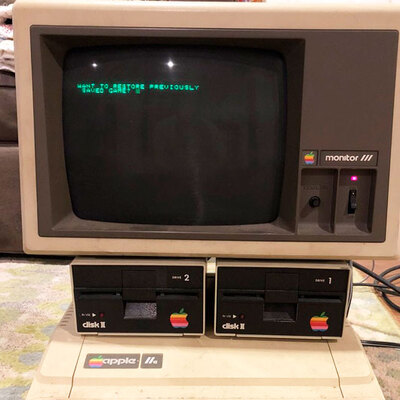 Çatı katındaki 30 yıllık bilgisayarda buldu!