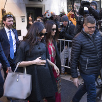 Karnı burnunda gizlice ABD'ye uçtu