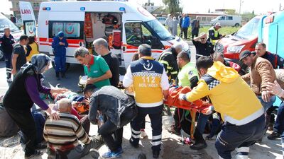 Karayolunda can pazarı: 5 ölü, 27 yaralı