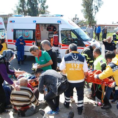 Karayolunda can pazarı: 5 ölü, 27 yaralı