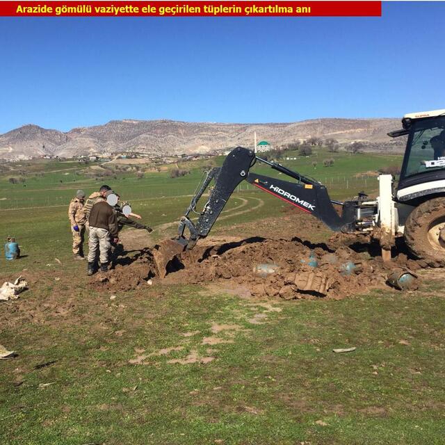 PKK'nın toprağa gömülü EYP tüpleri ele geçirildi