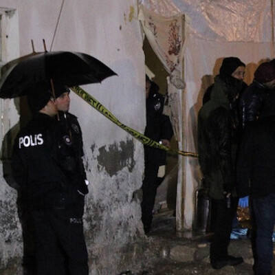 Cansız bedenleri el ele bulunmuştu! O cani için Interpol'e de başvuruldu