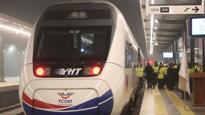 Bakan Turhan, yüksek hızlı trenin test sürüşünü yaptı