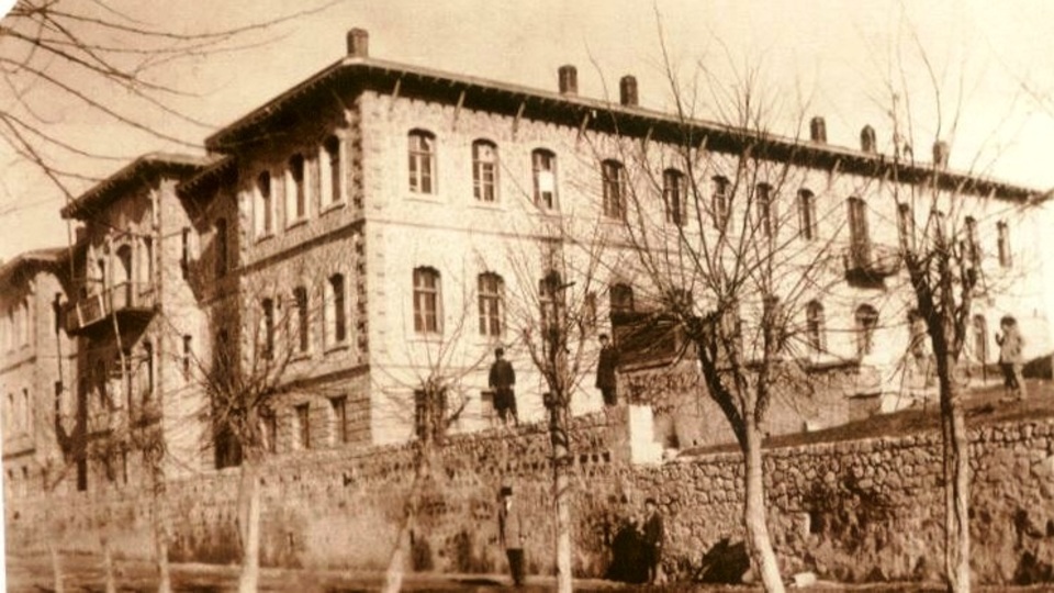 Darülmuallimin nedir?