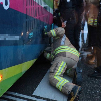 'Bebeğim orada' deyip otobüsün altına girdi!
