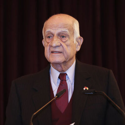 İnan Kıraç, Fransa'da dolandırıldı!