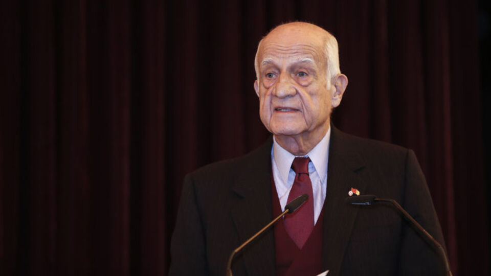 İnan Kıraç, Fransa'da dolandırıldı!