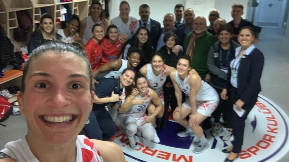Mersin Büyükşehir Belediyespor, Fenerbahçe'yi devirdi