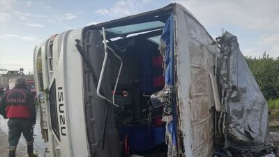 Narenciye yolunda can pazarı! 1 ölü, 16 yaralı