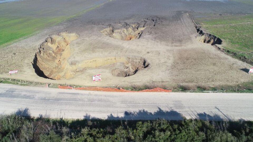 Beton bloklar çare olmadı şimdi tamamen kapatıldı