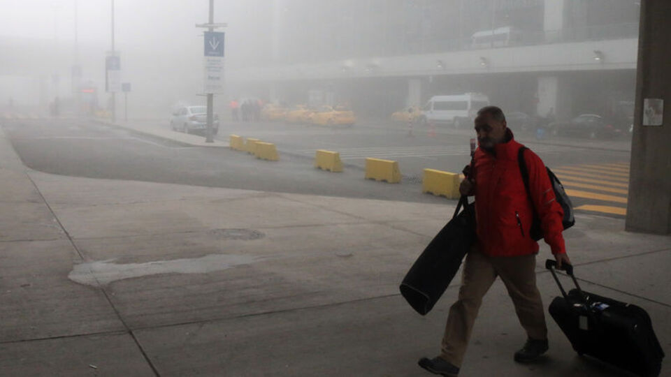 Yağış nedeniyle uçak sağa kaydı sefer iptal oldu